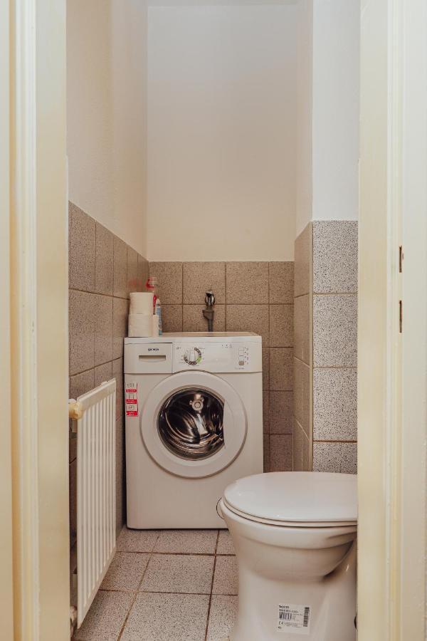 Ruhiges Terrassen Apartment Bécs Kültér fotó