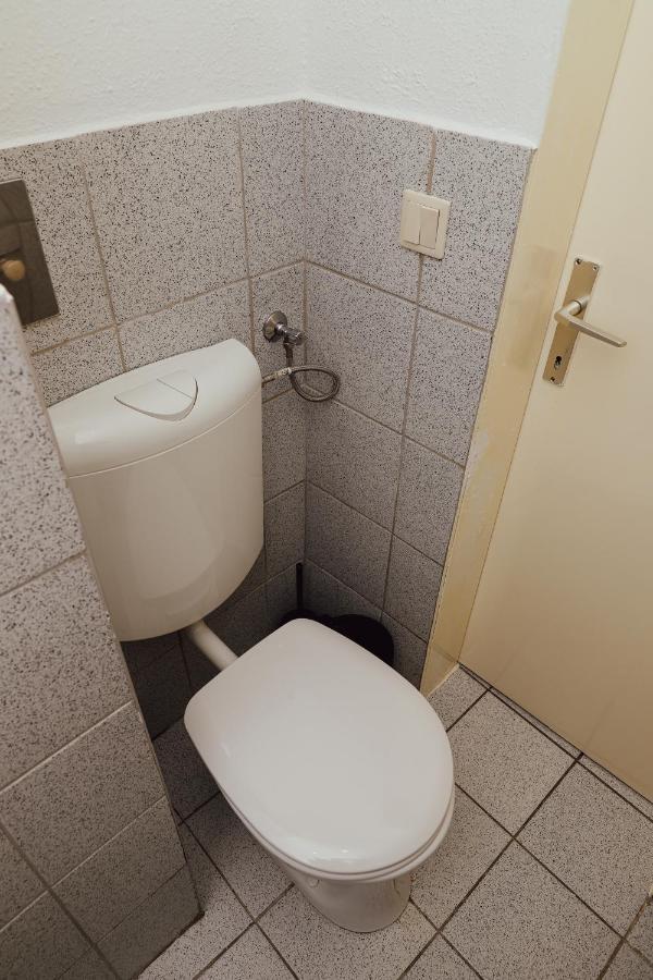 Ruhiges Terrassen Apartment Bécs Kültér fotó